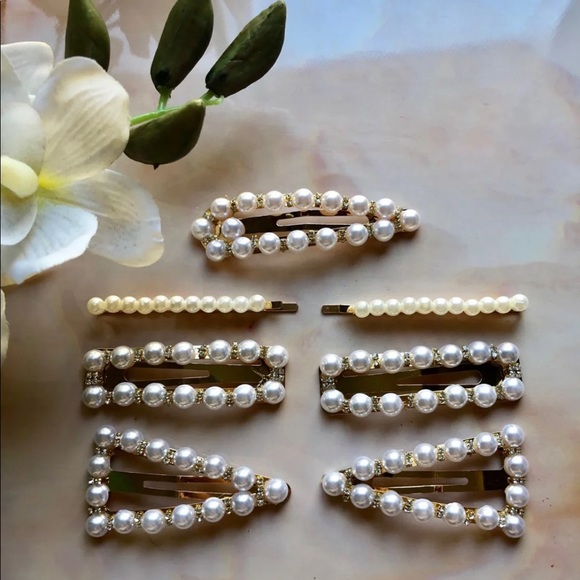 Accessories - NEW Large Pearl Clips